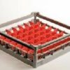 Panier lave-vaisselle professionnel 500x500 mm avec compartiments à couverts.
