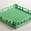 Panier lave-vaisselle universel robuste pour assiettes en cuisine professionnelle.